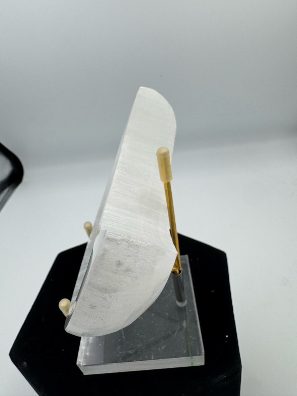 Selenite Crescent Moon Bowl - Picture 4 of 5